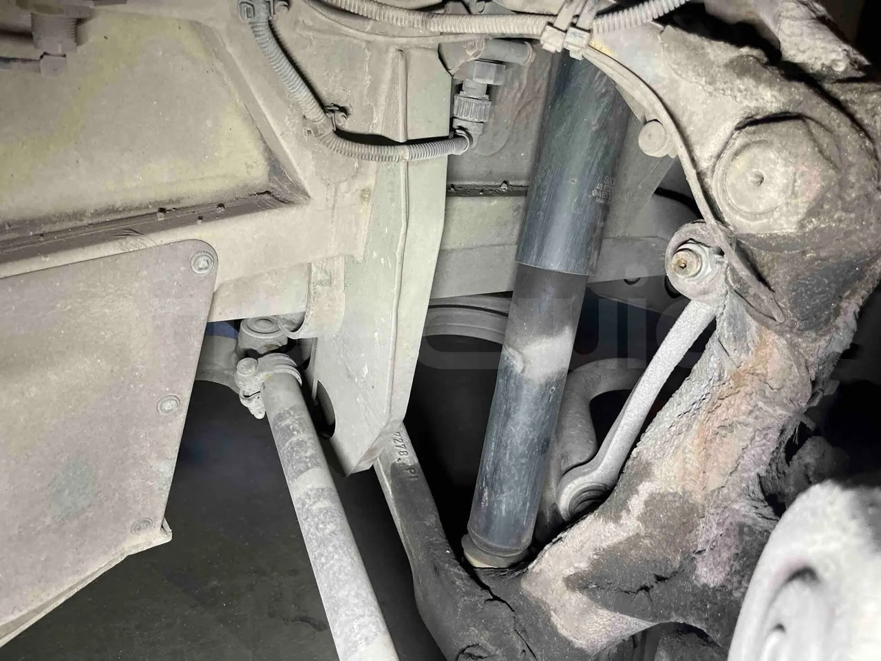 Mercedes-Benz Citaro G - First Axle Shock Absorbers Left Side