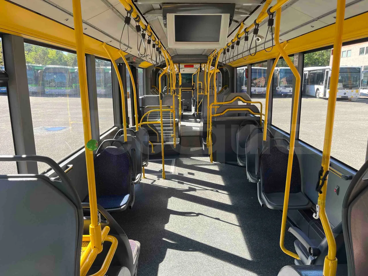 Mercedes-Benz Citaro G - handrails photo