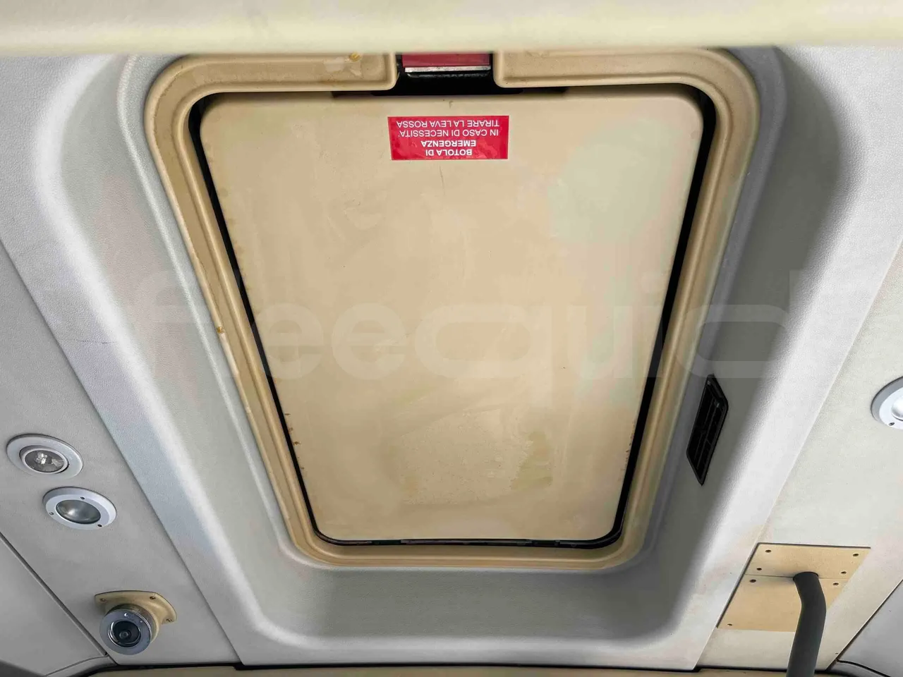 Mercedes-Benz Citaro G - Roof Hatch 3