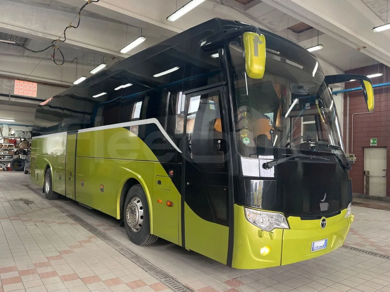 Temsa Safari HD HD12 - EUR6 - 320kW - 12.276m - 3/4 front right doors