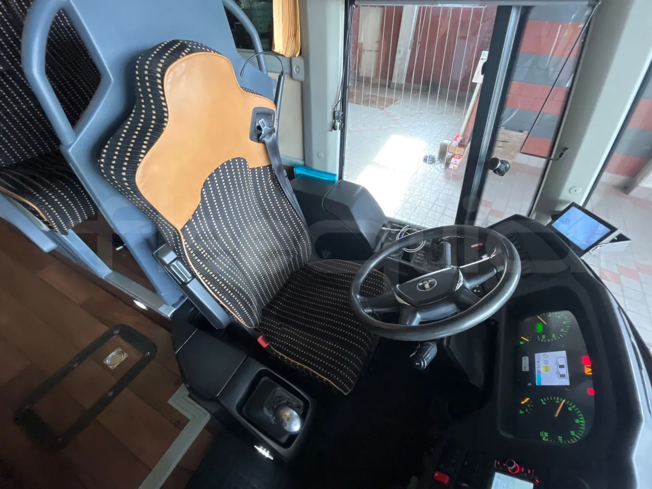 Temsa Safari HD HD12 - EUR6 - 320kW - 12.276m - driver's seat photo