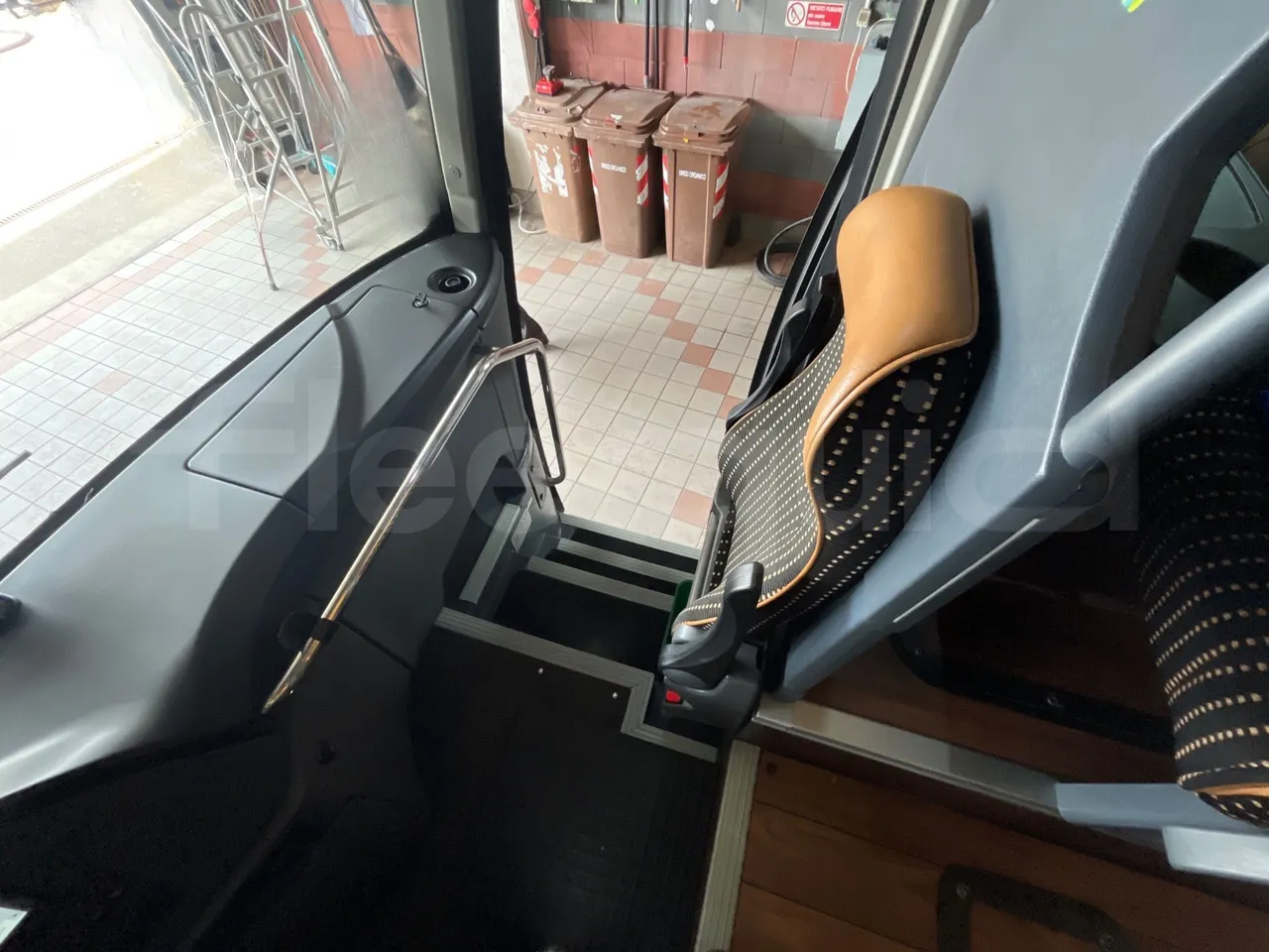 Temsa Safari HD HD12 - EUR6 - 320kW - 12.276m - handrails photo