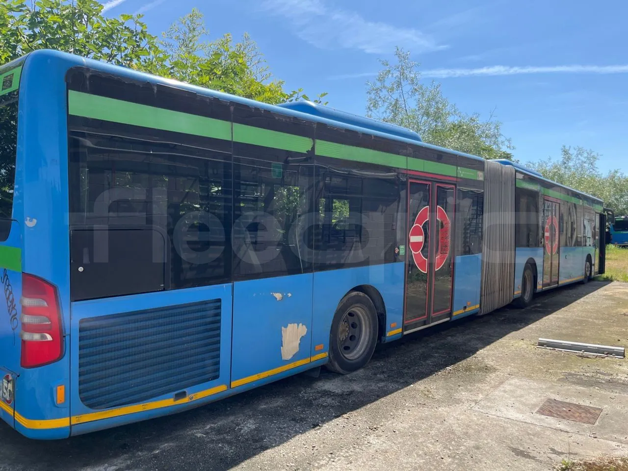 Mercedes-Benz Citaro G O530/Euro 4 - 260 Kw - 17,940 Mt - 3/4 right rear doors closed
