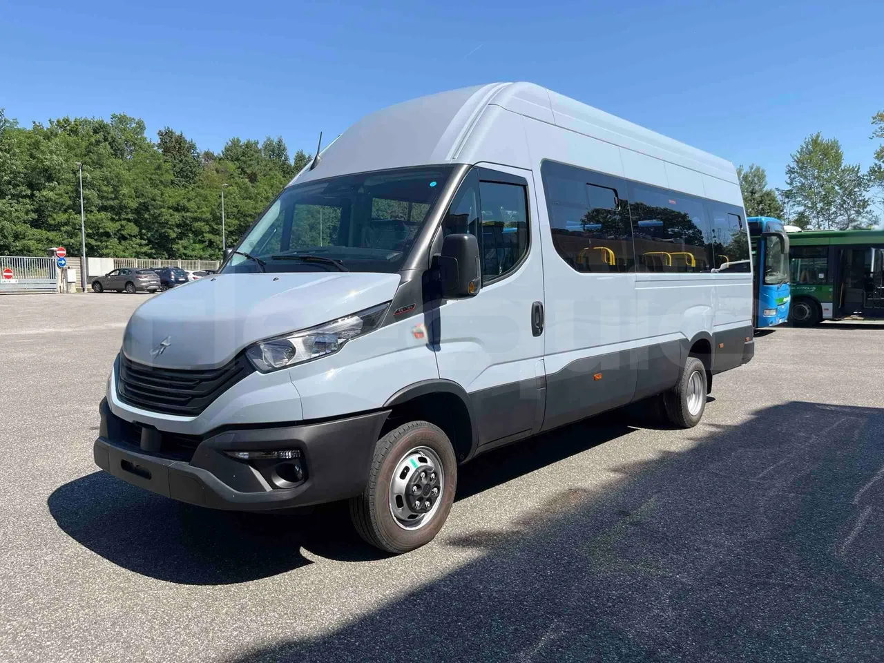 Iveco Daily - 3/4 front left