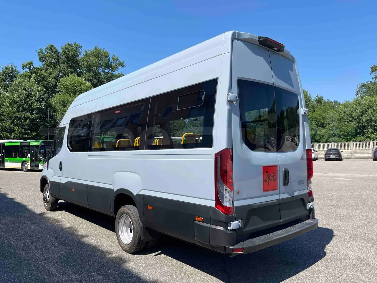 Iveco Daily - 3/4 left rear side
