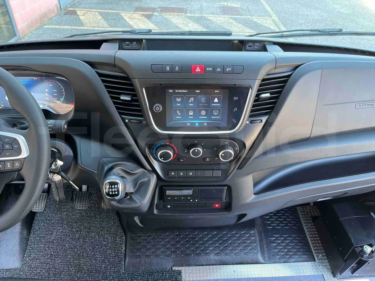 Iveco Daily - radio accessories photo