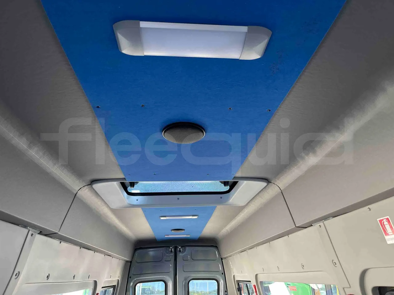Iveco Daily - toilette accessories photo