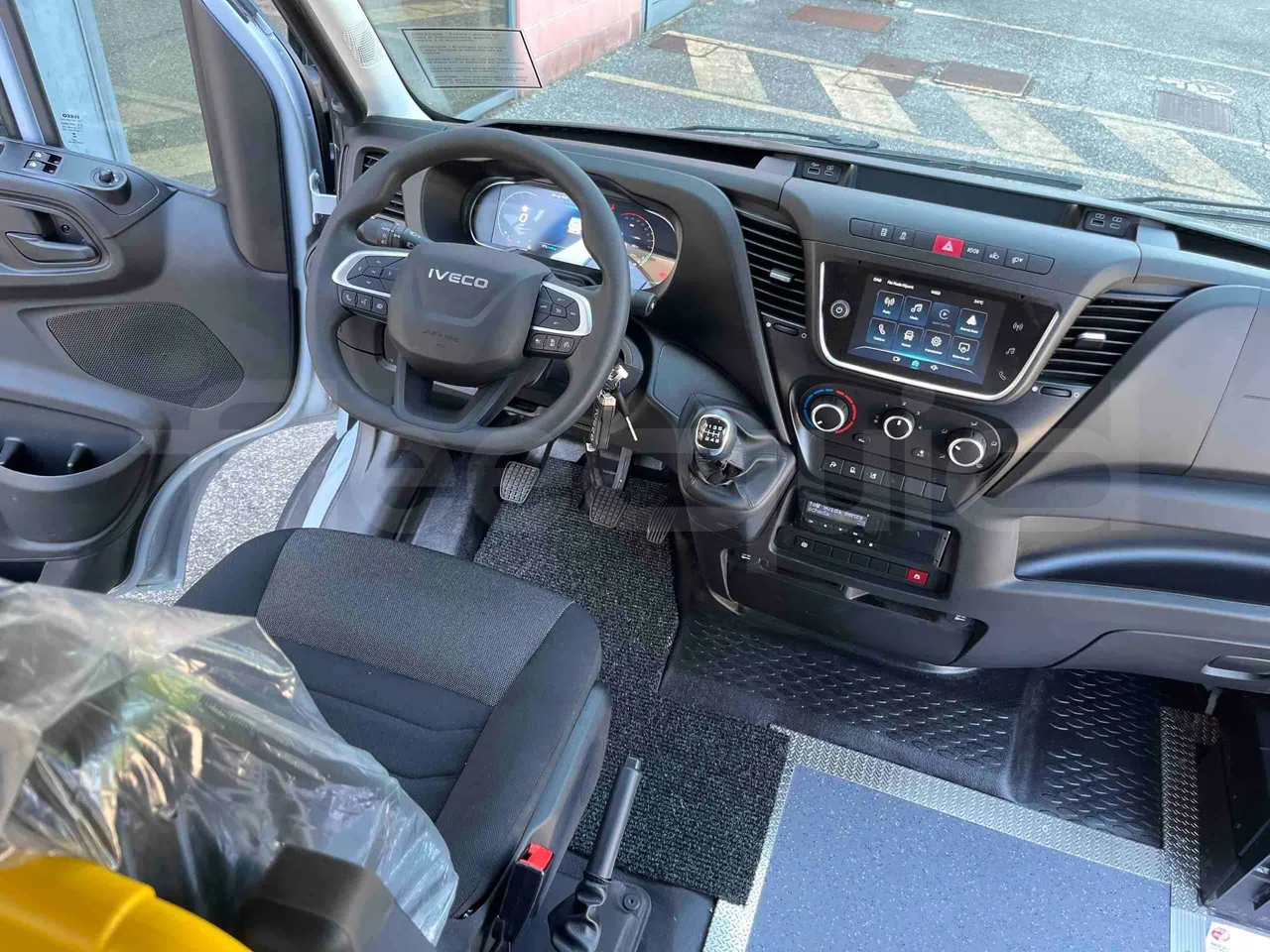 Iveco Daily - buttons panels on