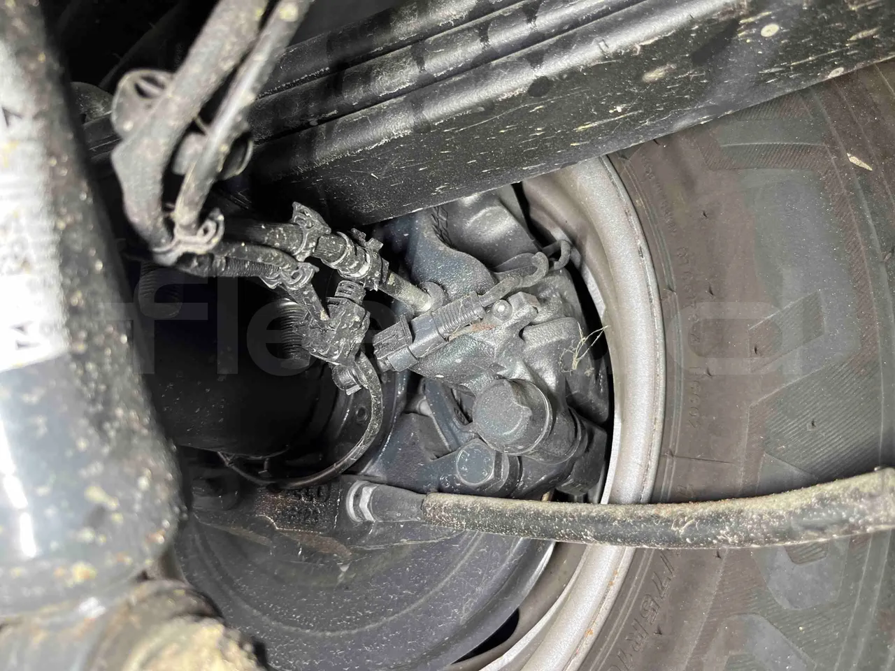 Iveco Daily - axle 2 caliper brakes left