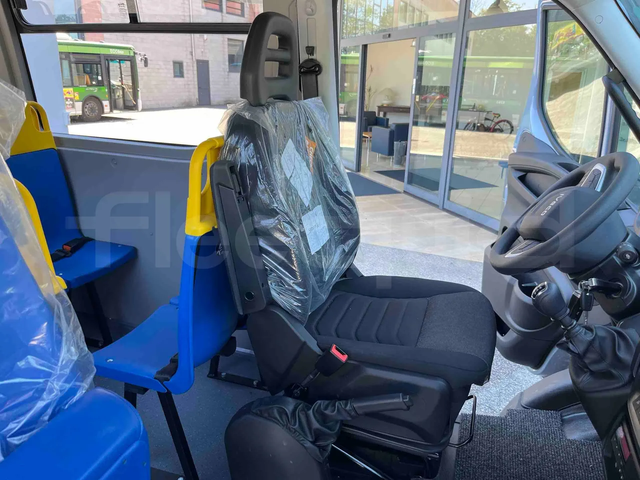Iveco Daily - driver's seat photo