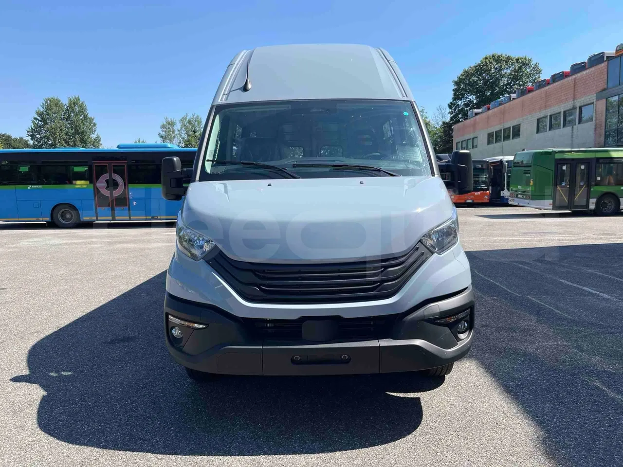 Iveco Daily - front photo