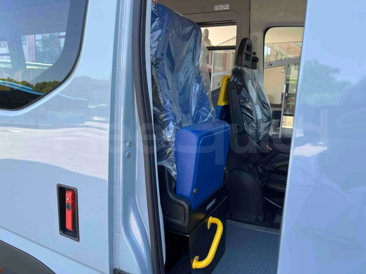 Iveco Daily - hostess seat photo