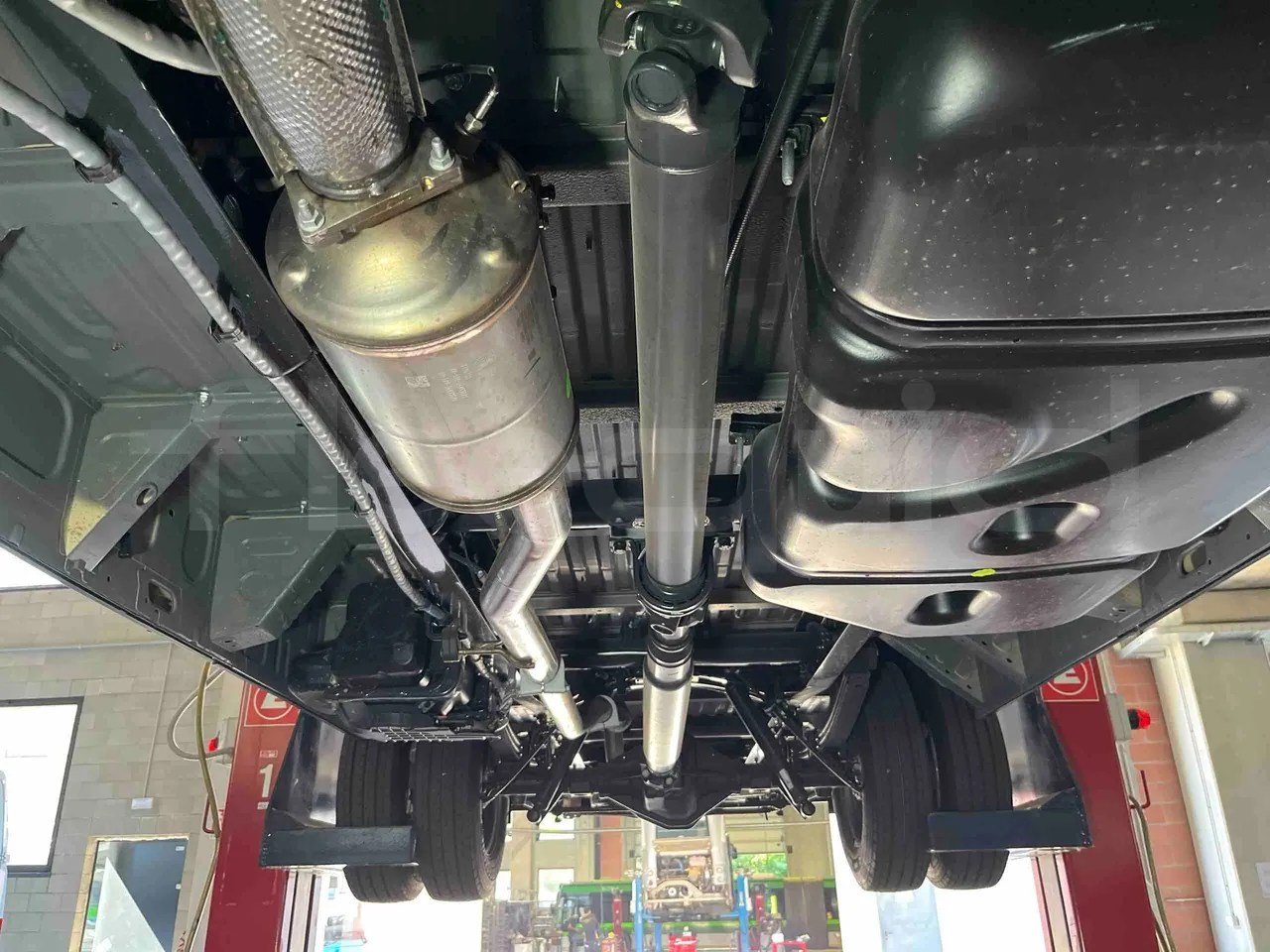 Iveco Daily - central undercarriage photo