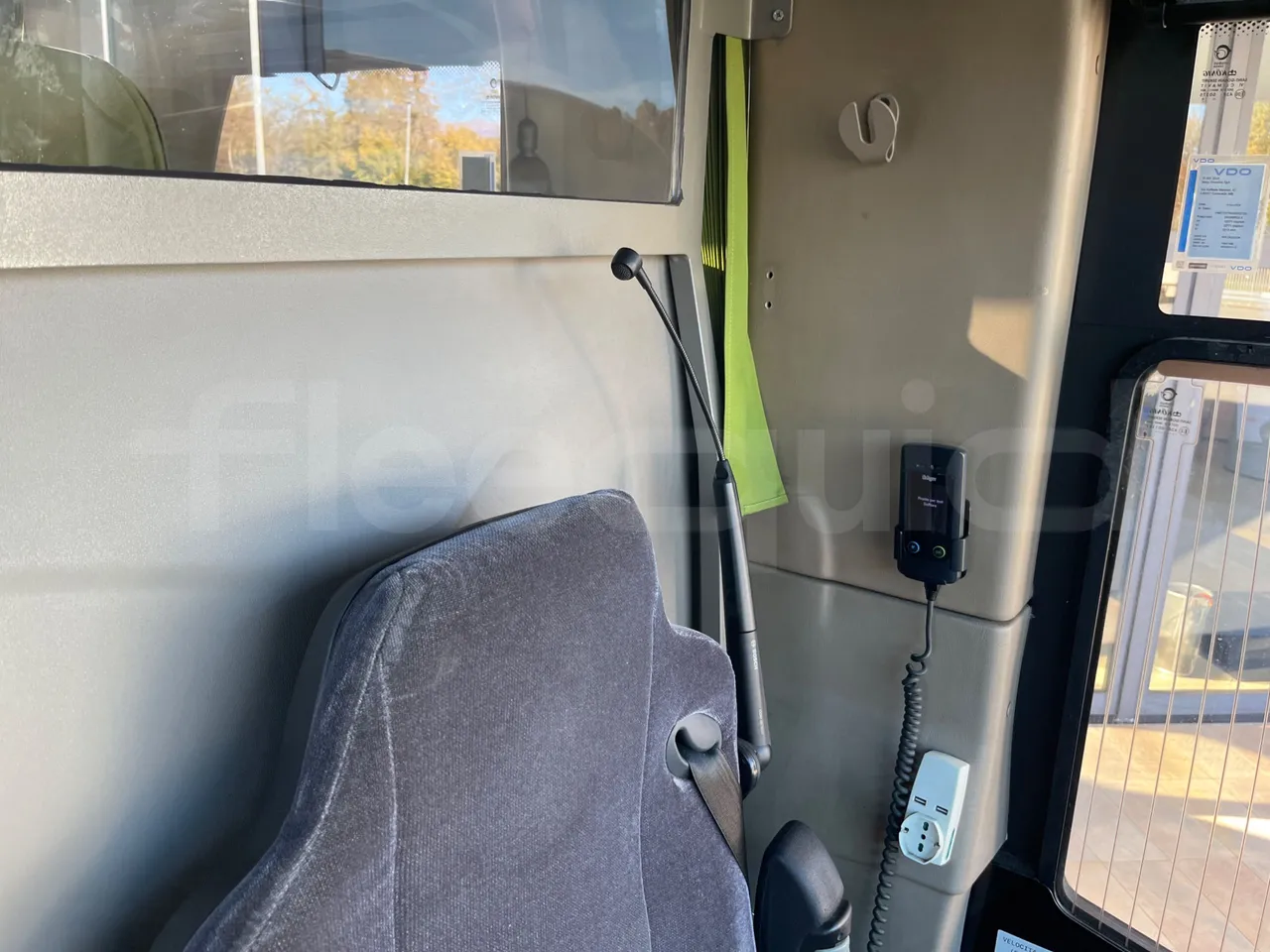 Iveco Magelys SFR2XX QC E8CN - Euro6 - 294Kw - 12,830mt - driver microphone accessories photo