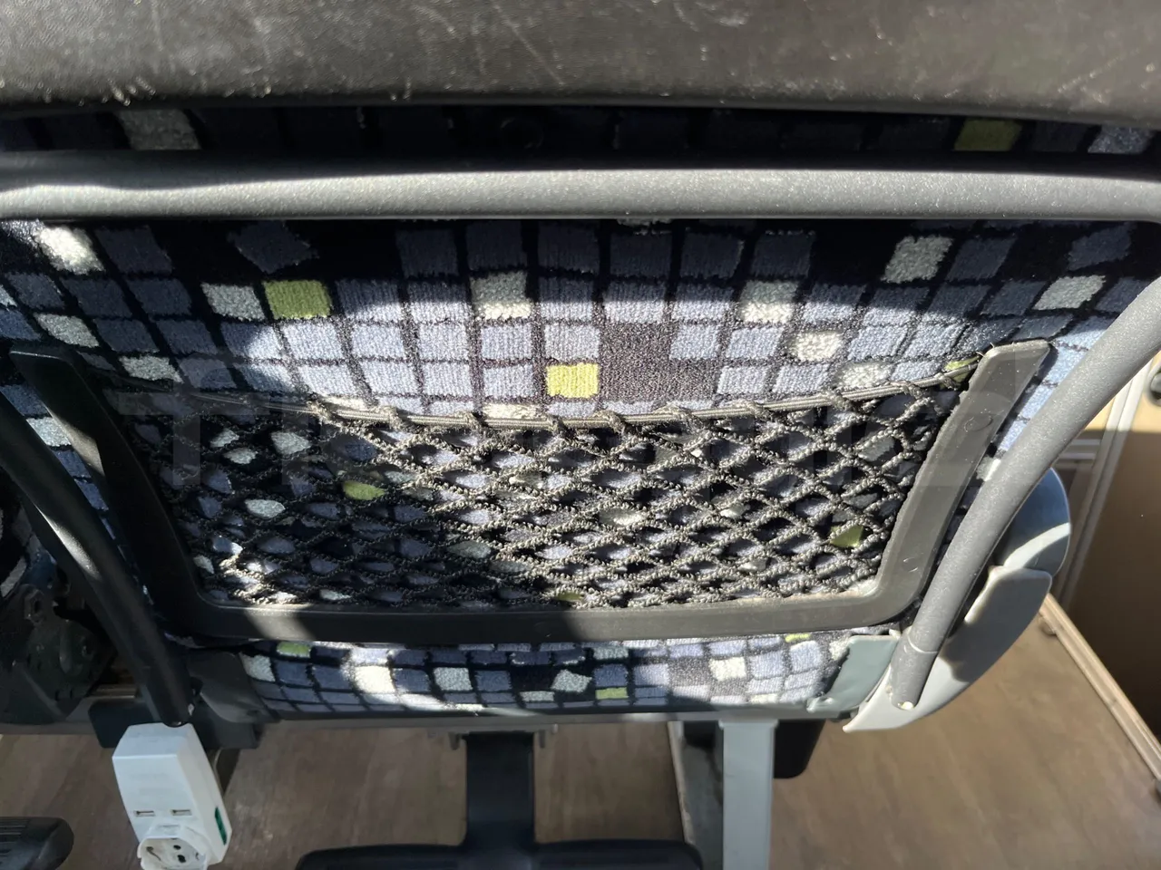 Iveco Magelys SFR2XX QC E8CN - Euro6 - 294Kw - 12,830mt - mesh detail photo