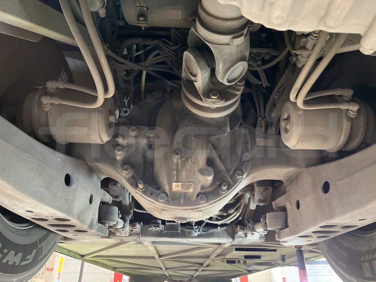 Iveco Magelys SFR2XX QC E8CN - Euro6 - 294Kw - 12,830mt - differential photo