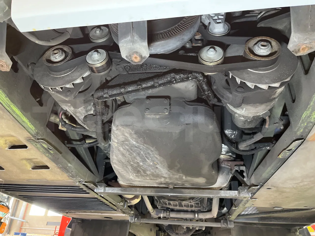 Iveco Magelys SFR2XX QC E8CN - Euro6 - 294Kw - 12,830mt - engine without protection