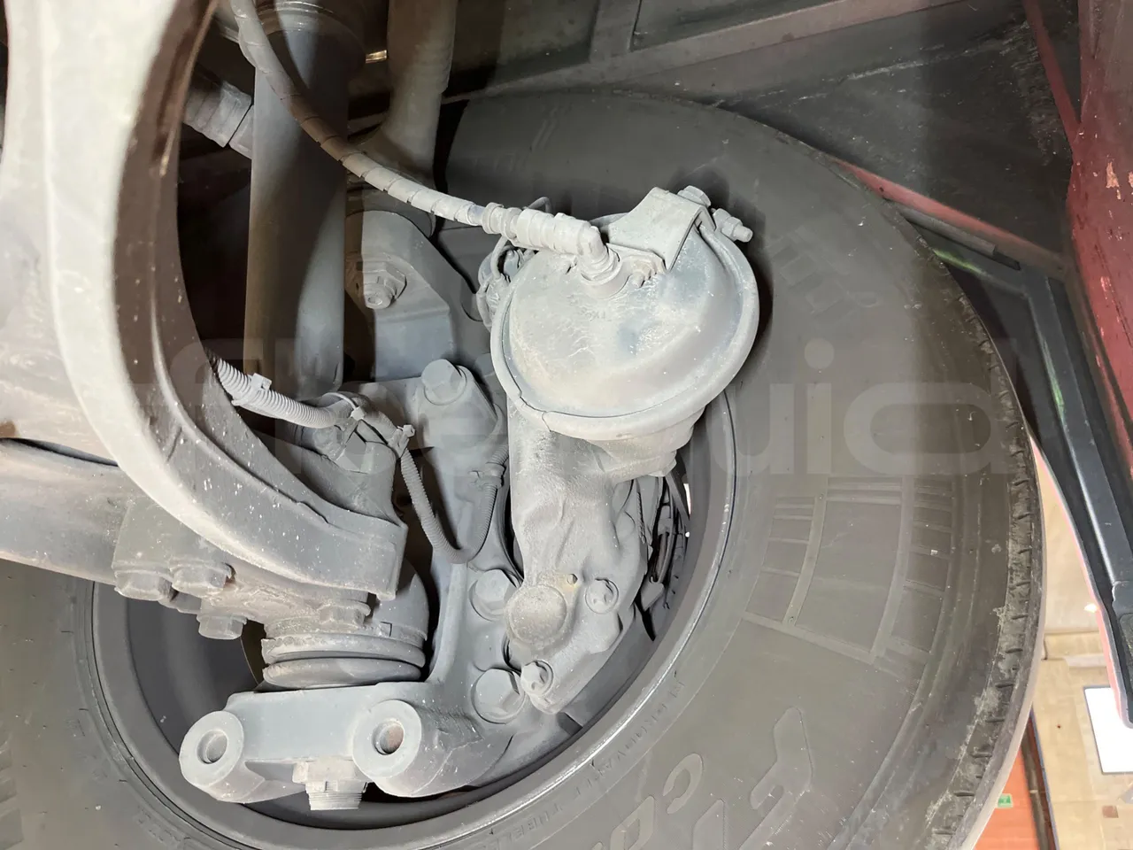 Iveco Magelys SFR2XX QC E8CN - Euro6 - 294Kw - 12,830mt - front brake calipers left