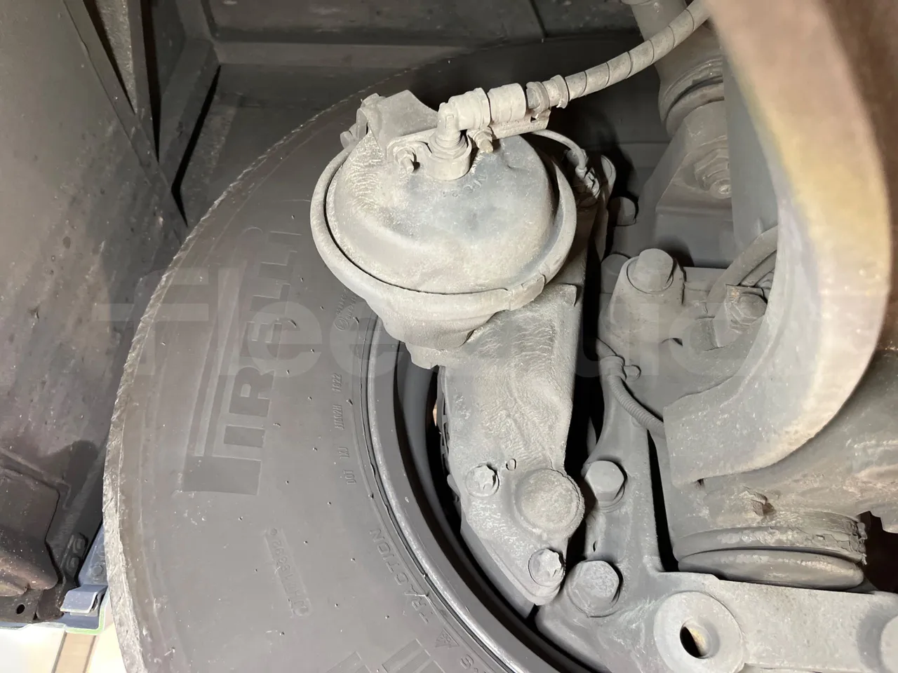 Iveco Magelys SFR2XX QC E8CN - Euro6 - 294Kw - 12,830mt - front brake calipers right