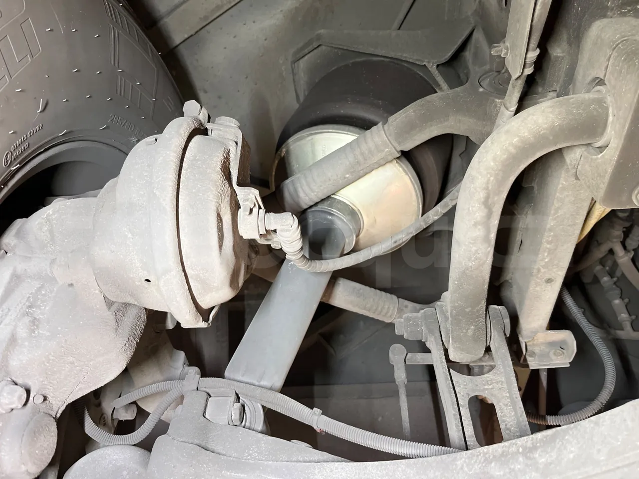 Iveco Magelys SFR2XX QC E8CN - Euro6 - 294Kw - 12,830mt - front shock absorbers right