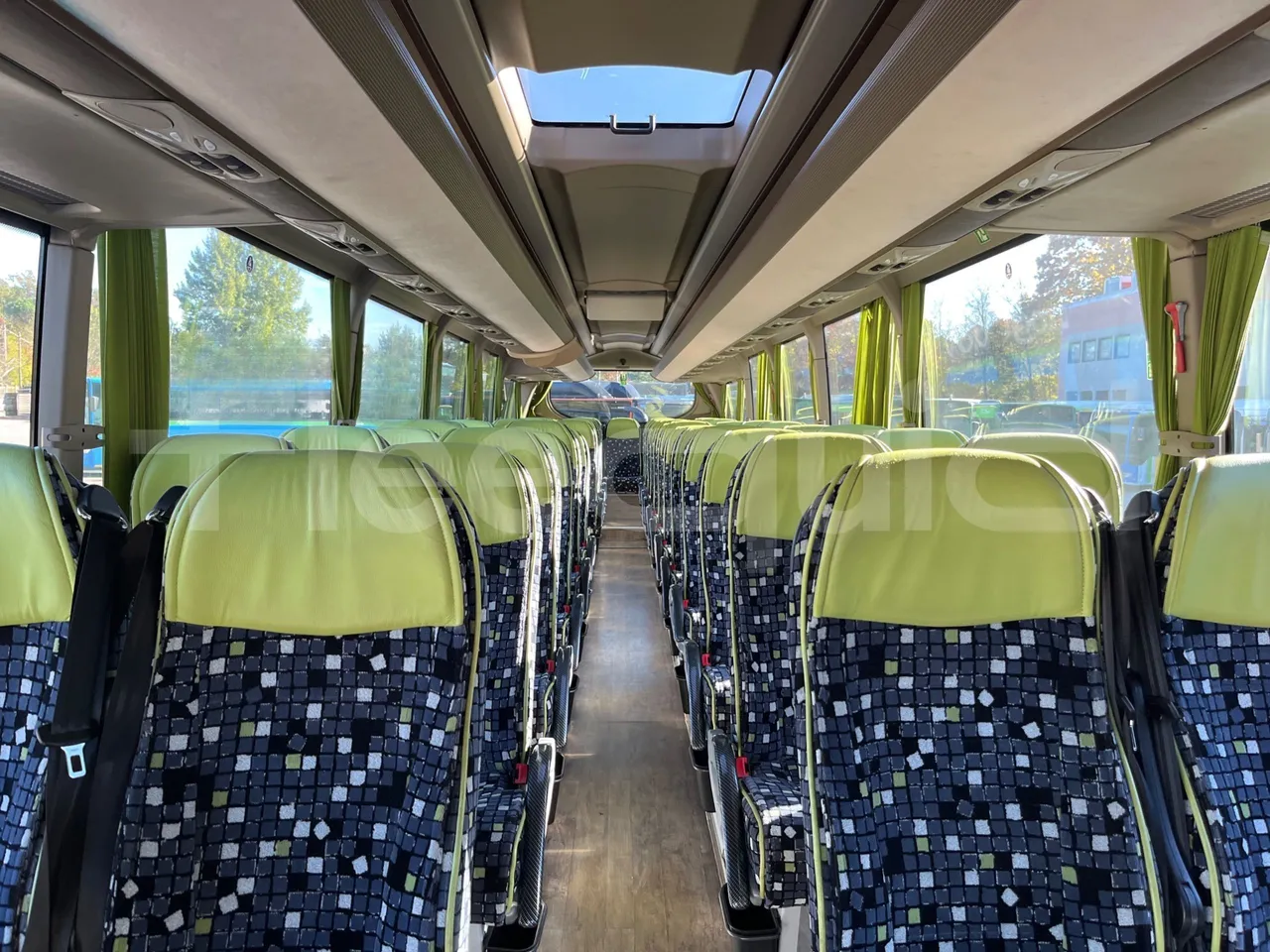 Iveco Magelys SFR2XX QC E8CN - Euro6 - 294Kw - 12,830mt - interior reverse seats driver height