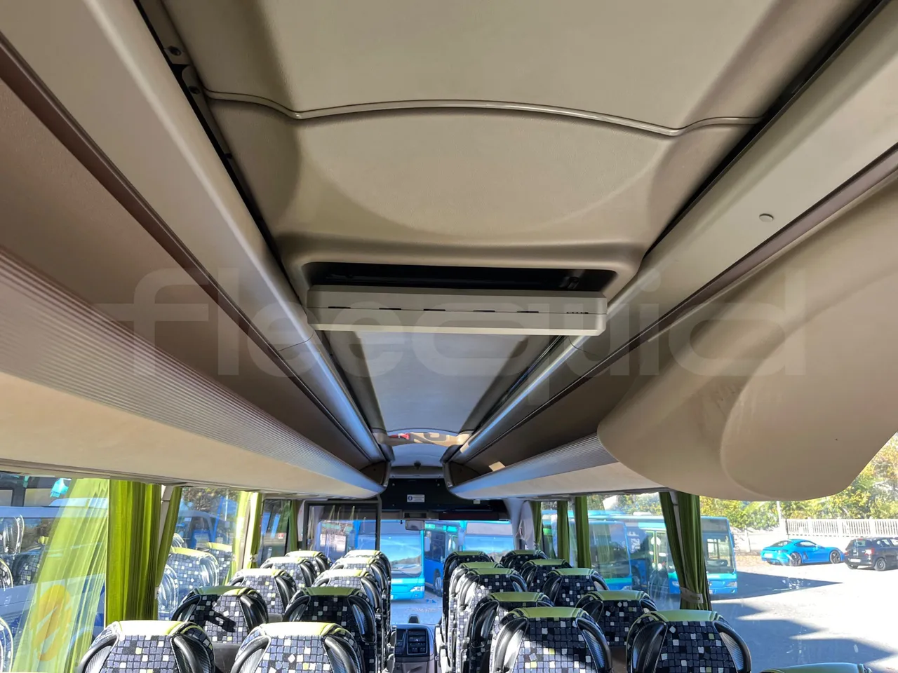 Iveco Magelys SFR2XX QC E8CN - Euro6 - 294Kw - 12,830mt - monitor detail photo