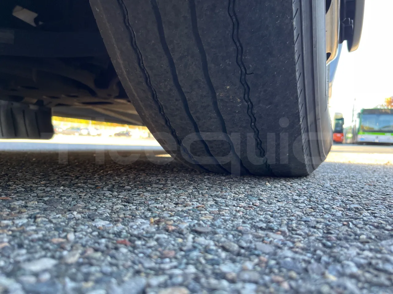 Iveco Magelys SFR2XX QC E8CN - Euro6 - 294Kw - 12,830mt - tread condition front tires left