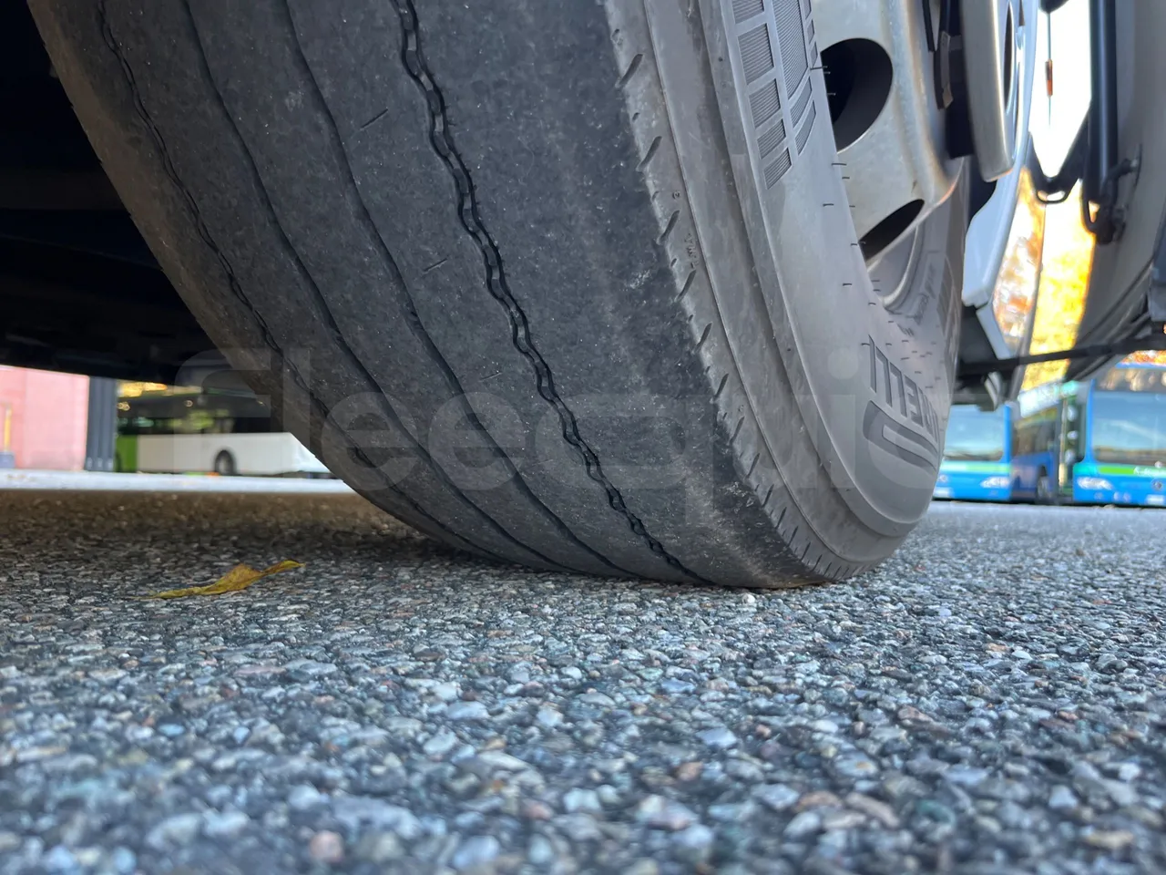 Iveco Magelys SFR2XX QC E8CN - Euro6 - 294Kw - 12,830mt - tread condition front tires right