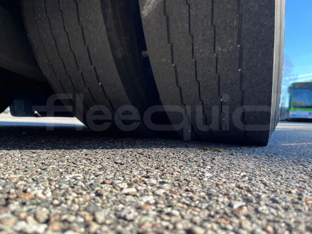 Iveco Magelys SFR2XX QC E8CN - Euro6 - 294Kw - 12,830mt - tread condition second axle tires left