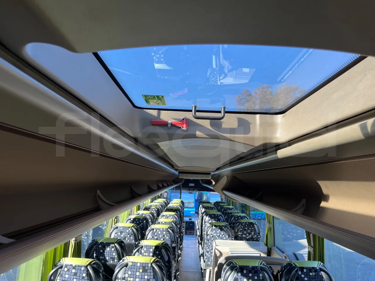 Iveco Magelys SFR2XX QC E8CN - Euro6 - 294Kw - 12,830mt - overhead compartments photo