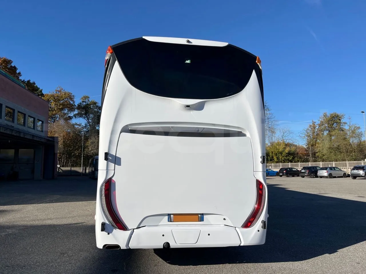 Iveco Magelys SFR2XX QC E8CN - Euro6 - 294Kw - 12,830mt - rear hatch closed