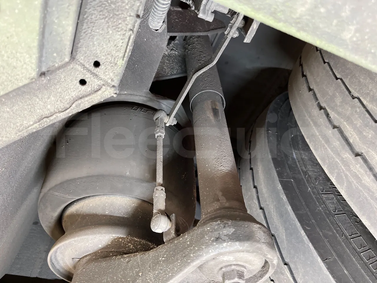Iveco Magelys SFR2XX QC E8CN - Euro6 - 294Kw - 12,830mt - axle 2 shock absorbers 1 left