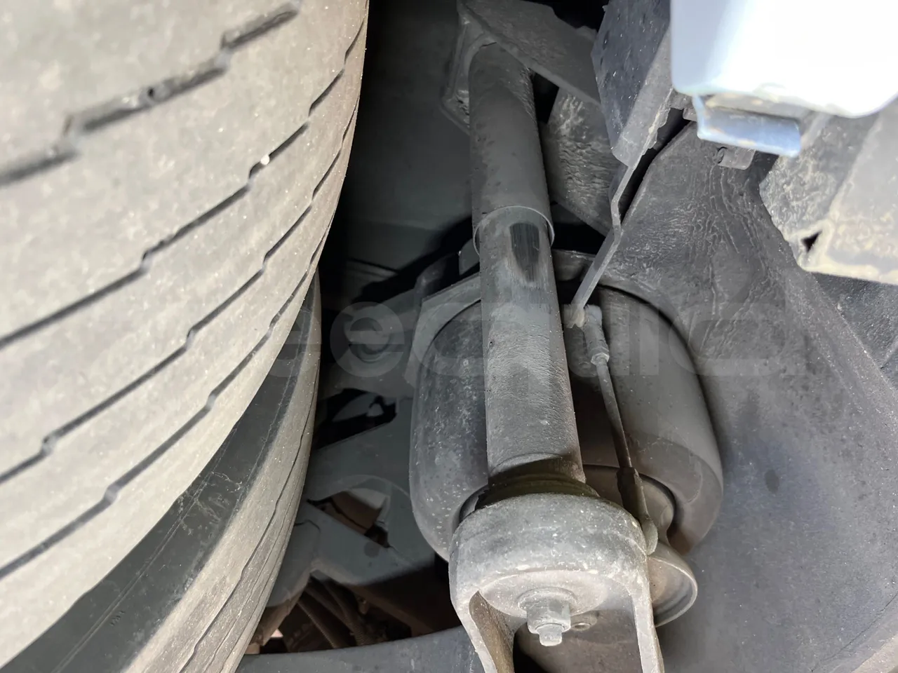 Iveco Magelys SFR2XX QC E8CN - Euro6 - 294Kw - 12,830mt - axle 2 shock absorbers 1 right