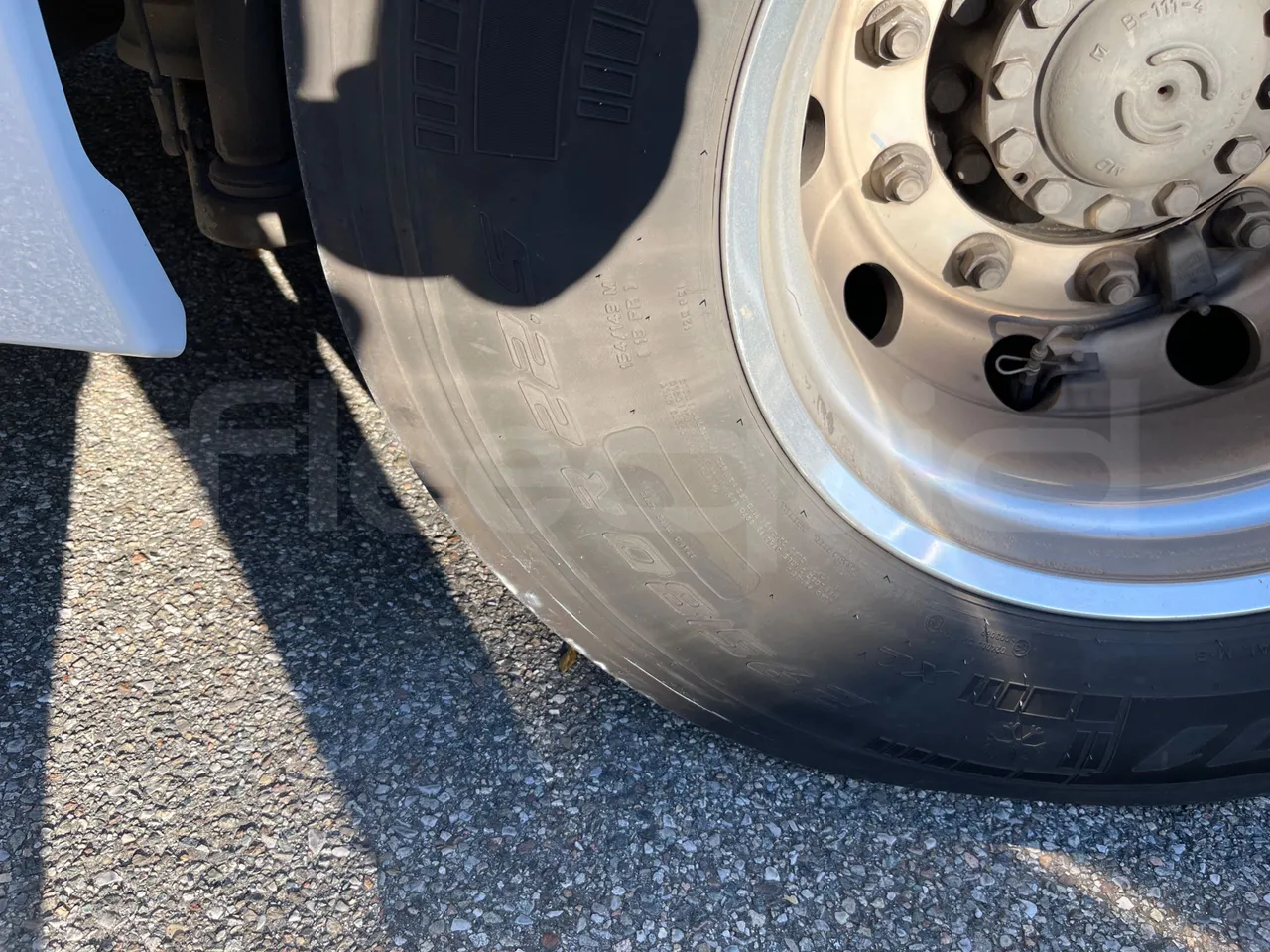 Iveco Magelys SFR2XX QC E8CN - Euro6 - 294Kw - 12,830mt - rear left tire photo