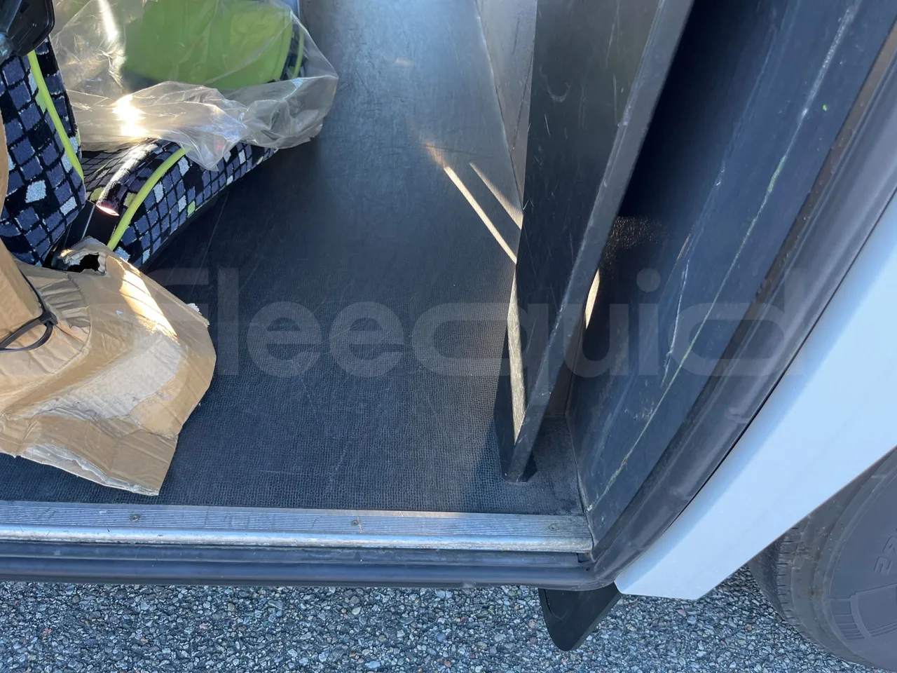 Iveco Magelys SFR2XX QC E8CN - Euro6 - 294Kw - 12,830mt - under carpet photo