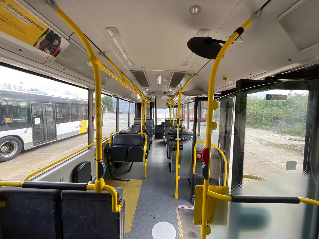 Man Lion's City A21 - EUR5 - 206kW - 11.980m - forward view middle aisle