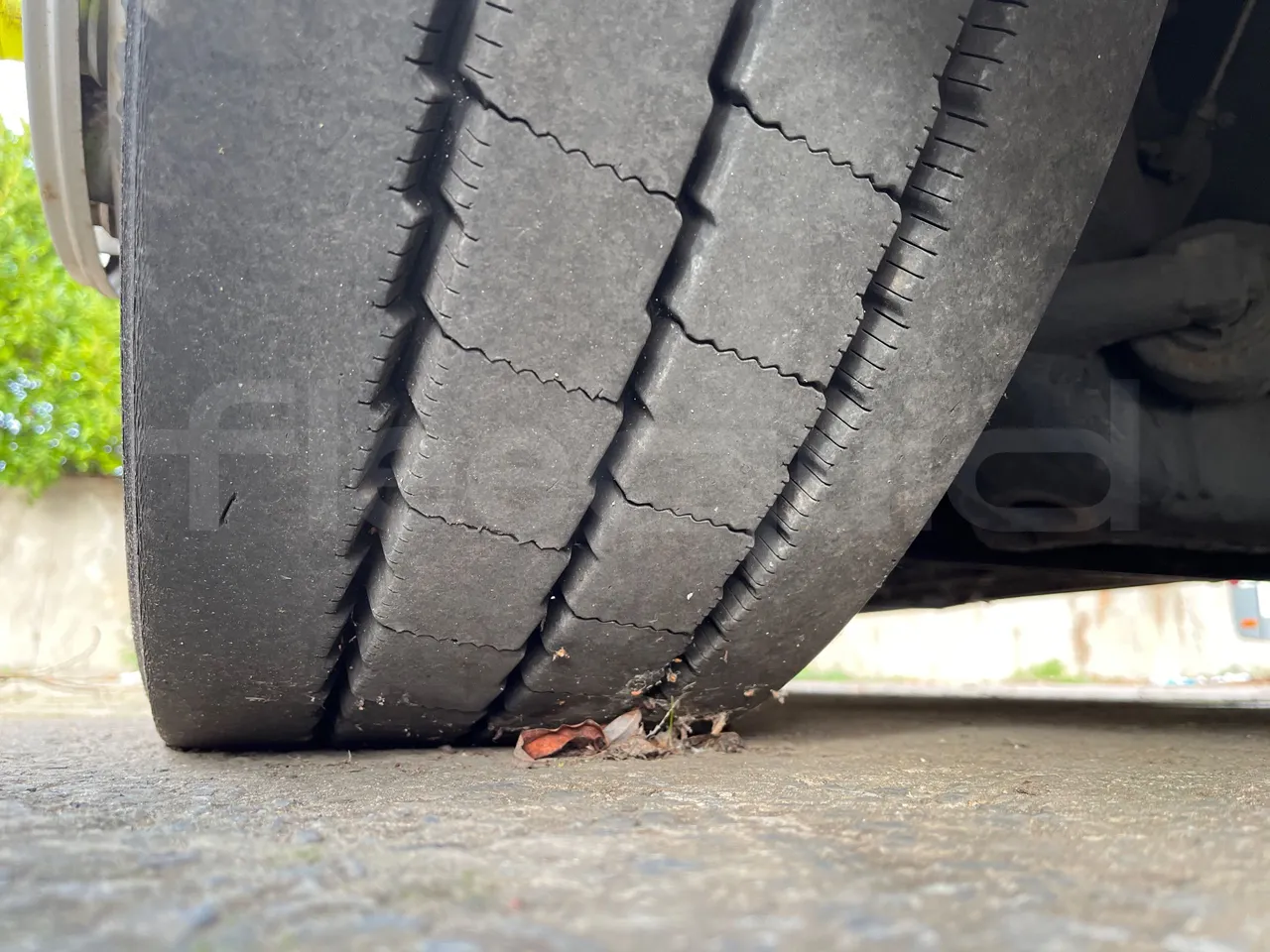 Man Lion's City A21 - EUR5 - 206kW - 11.980m - tread condition front tires left