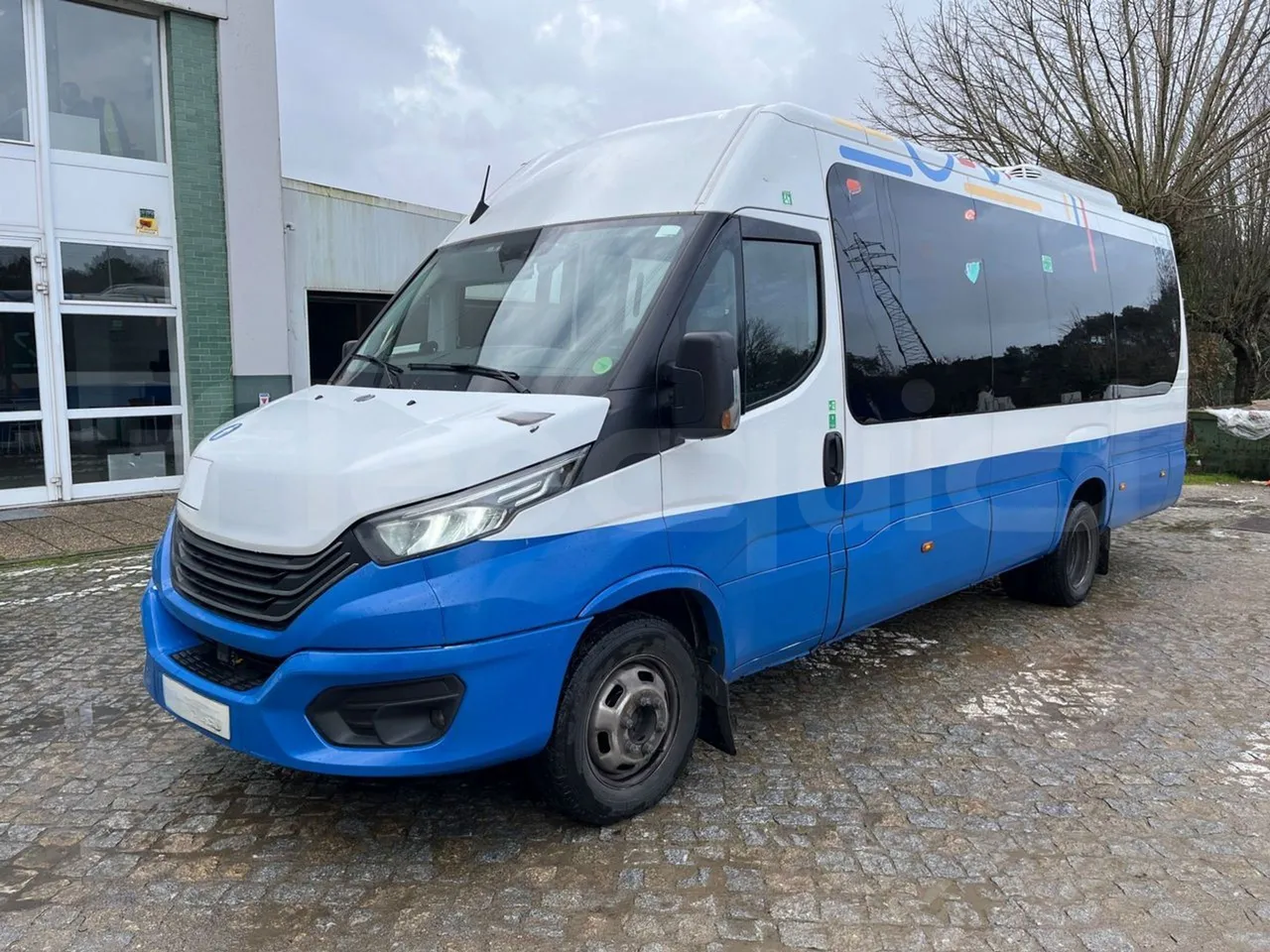 Iveco Daily A50/UNVI VENDAL - Euro 6 - 129 kW - 7.5 mt - 3/4 front left