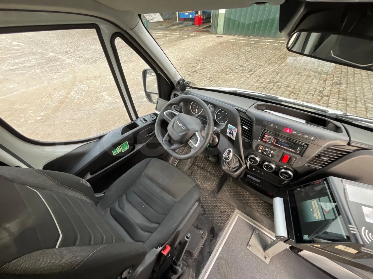 Iveco Daily A50/UNVI VENDAL - Euro 6 - 129 kW - 7.5 mt - buttons panels on