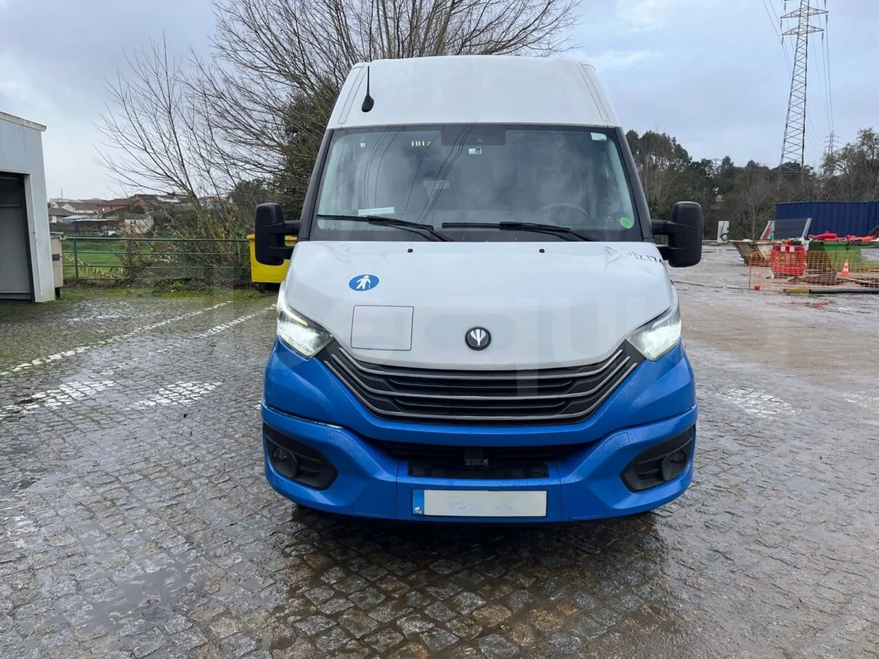 Iveco Daily A50/UNVI VENDAL - Euro 6 - 129 kW - 7.5 mt - front photo