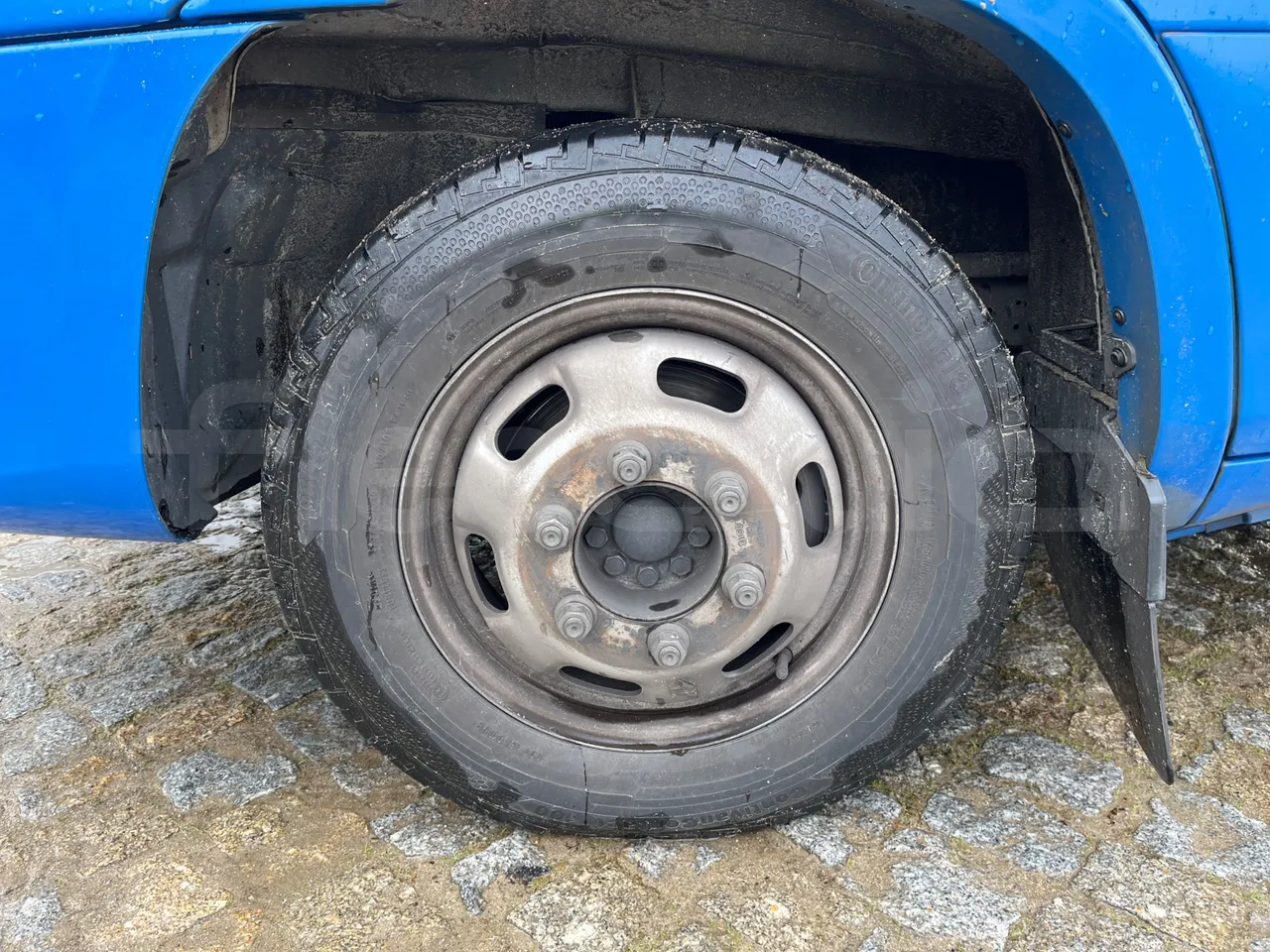 Iveco Daily A50/UNVI VENDAL - Euro 6 - 129 kW - 7.5 mt - tread condition front tires left