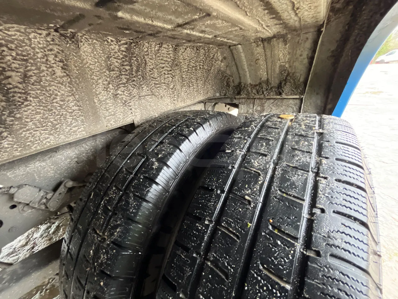 Iveco Daily A50/UNVI VENDAL - Euro 6 - 129 kW - 7.5 mt - tread condition front tires right