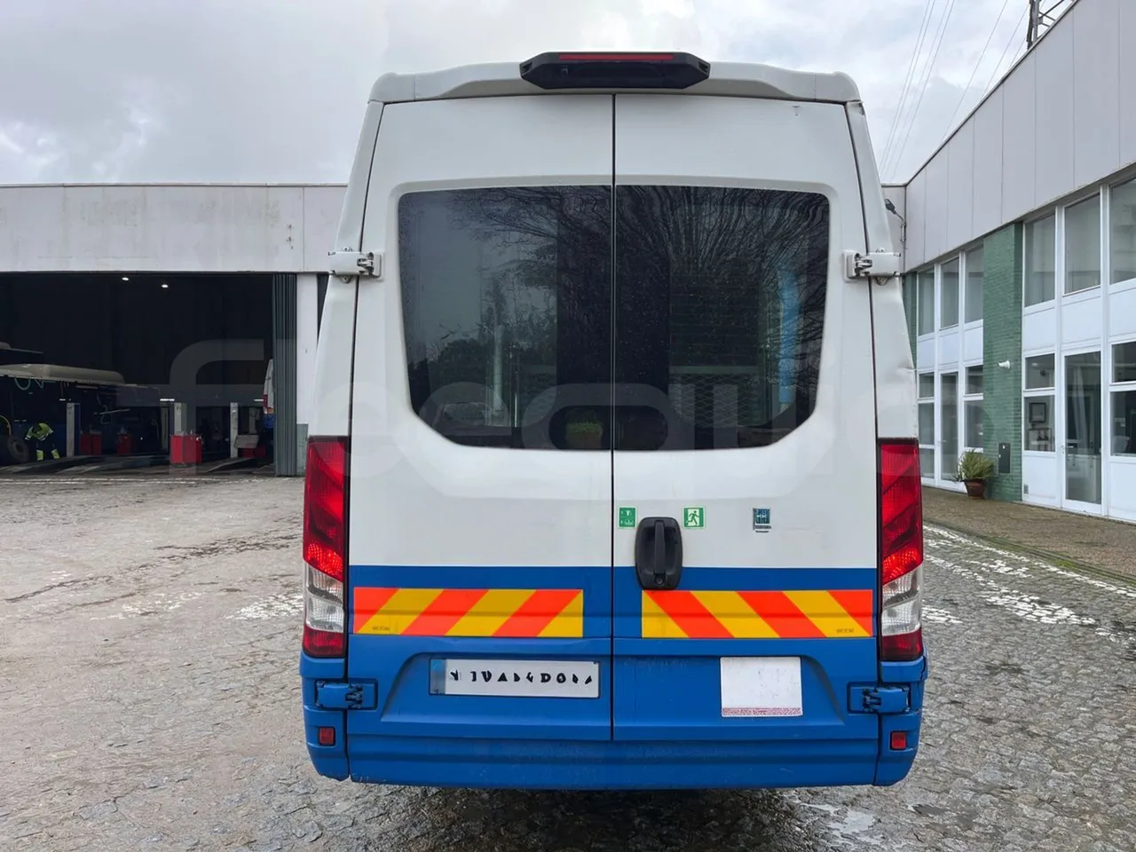 Iveco Daily A50/UNVI VENDAL - Euro 6 - 129 kW - 7.5 mt - rear hatch closed
