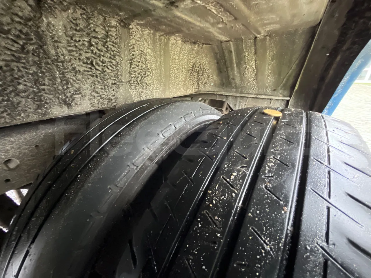 Iveco Daily A50/UNVI VENDAL - Euro 6 - 129 kW - 7.5 mt - front left tire measurements