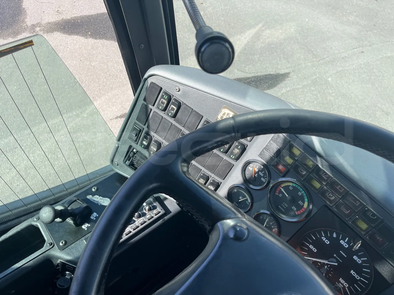 Setra S315 GT/ Euro 3 - 260 Kw - 12 Mt - driver microphone accessories photo