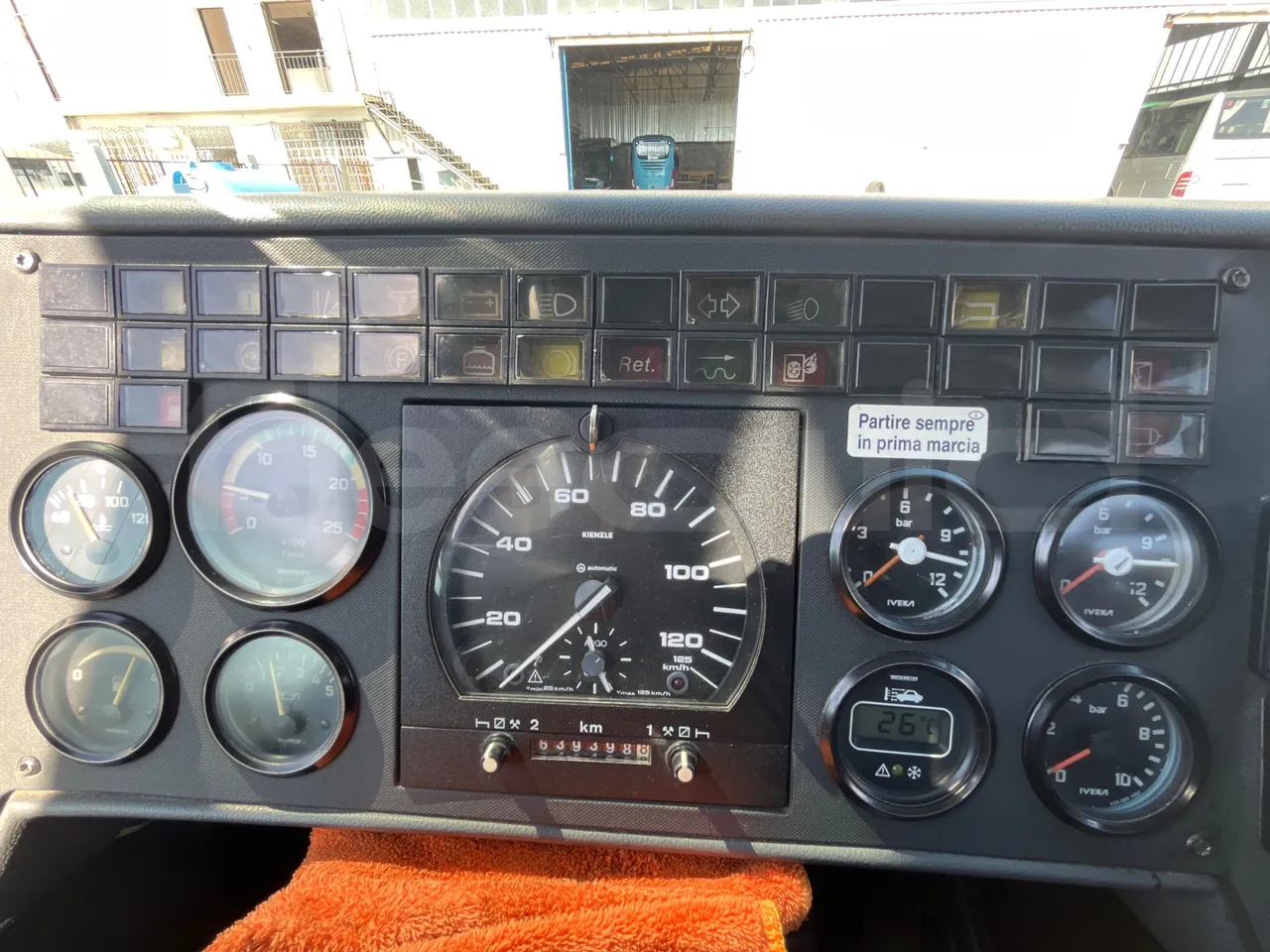 Setra S315 GT/ Euro 3 - 260 Kw - 12 Mt - dashboard lights on