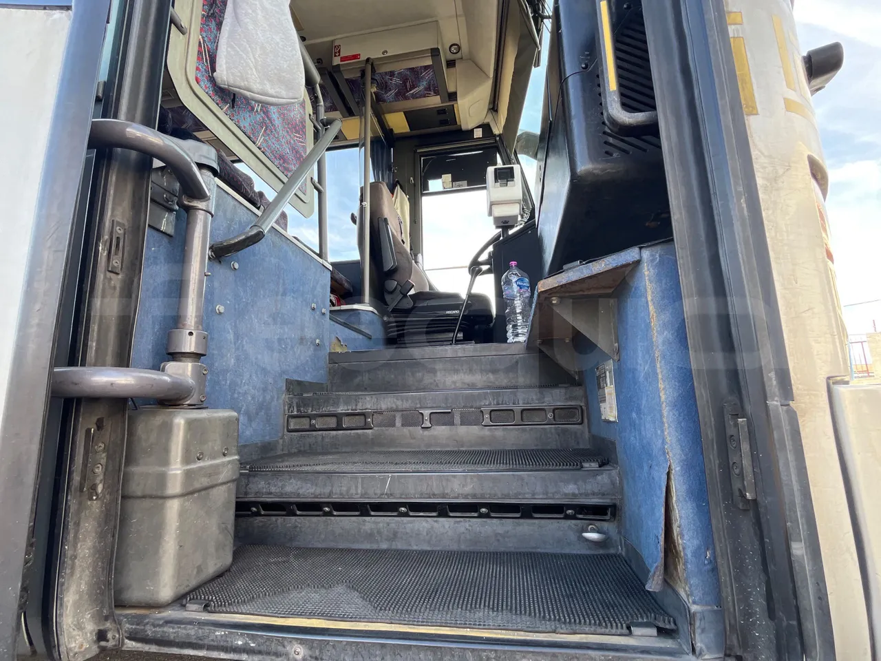 Setra S315 GT/ Euro 3 - 260 Kw - 12 Mt - door mechanism photo