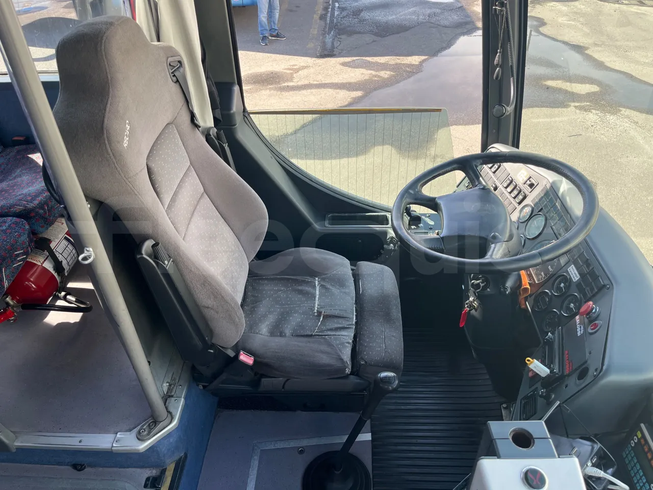 Setra S315 GT/ Euro 3 - 260 Kw - 12 Mt - driver's seat photo
