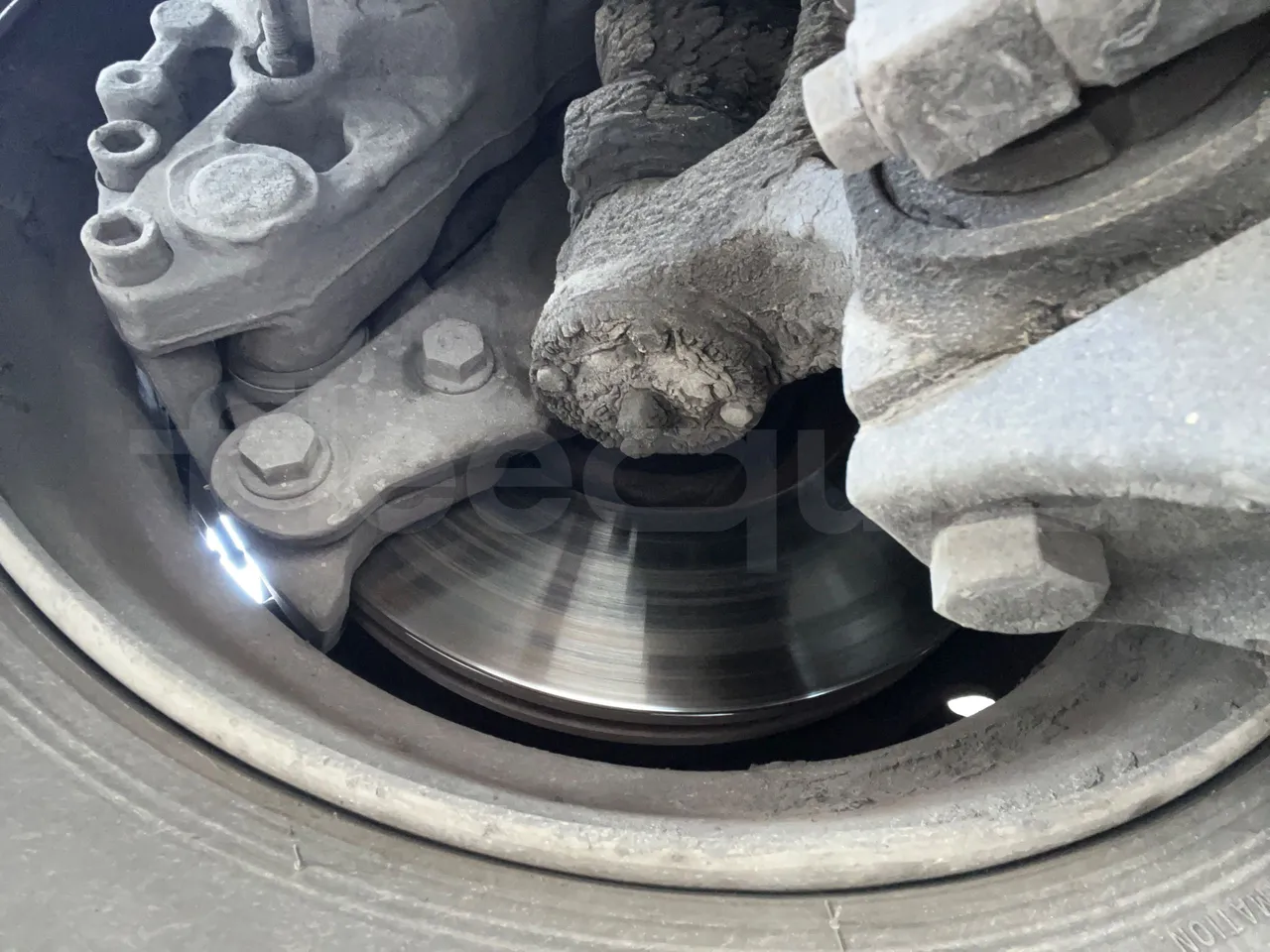 Setra S315 GT/ Euro 3 - 260 Kw - 12 Mt - front discs right