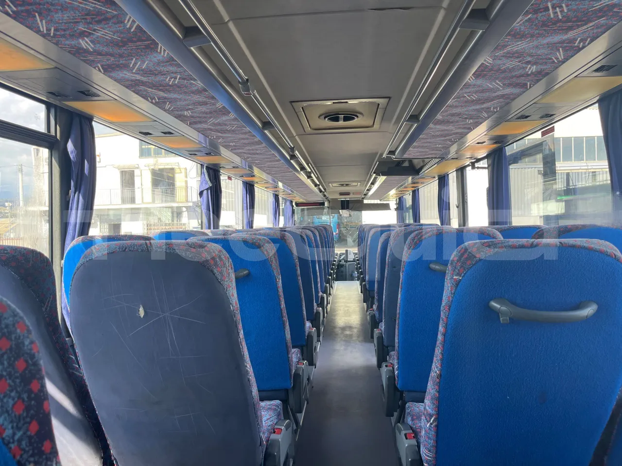 Setra S315 GT/ Euro 3 - 260 Kw - 12 Mt - forward view middle aisle